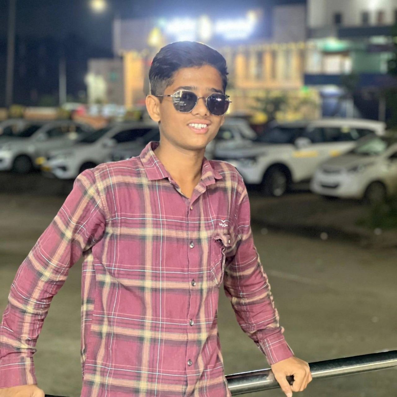 HUZAIFA SHAIKH 99 on Bideo