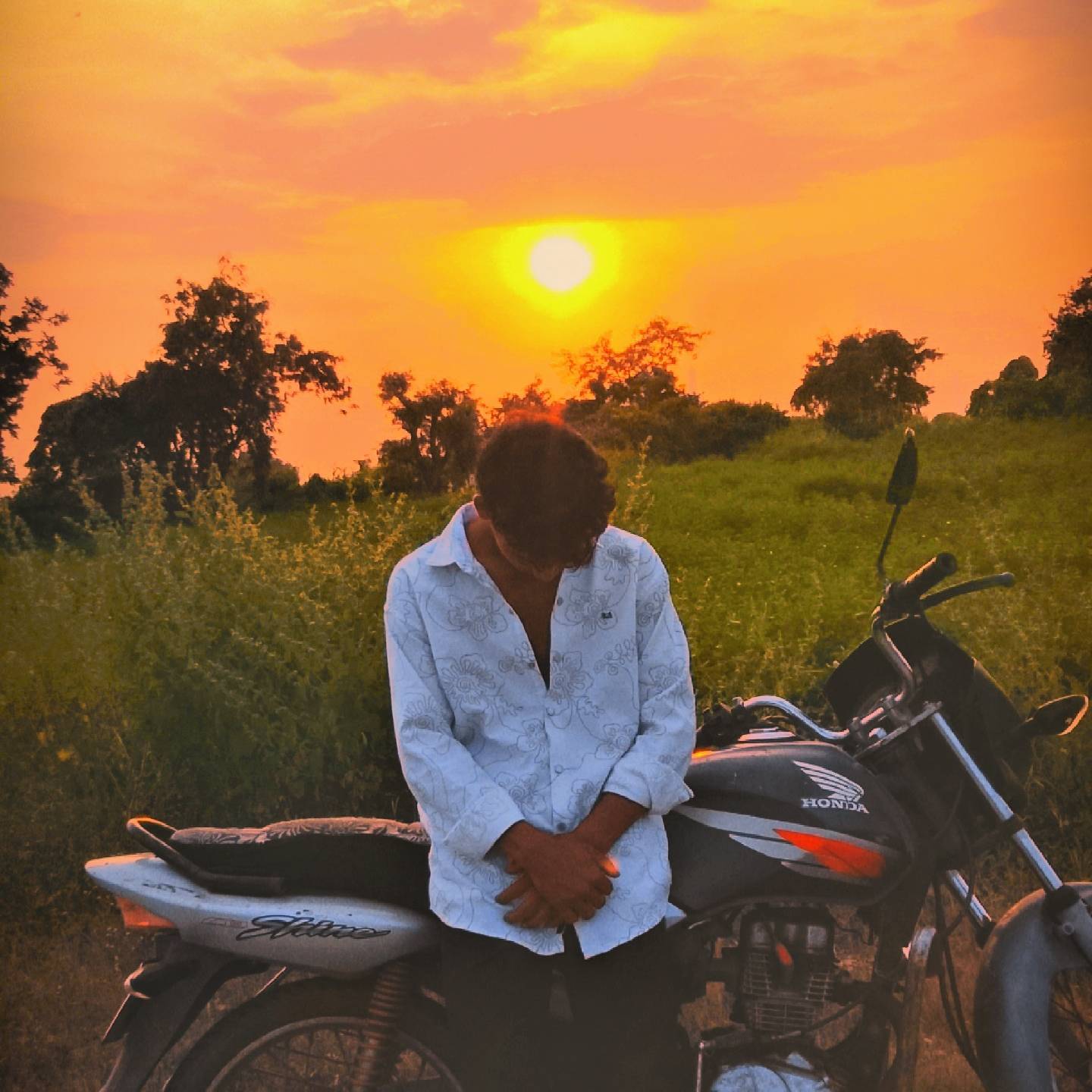Rahul Shayar on Bideo