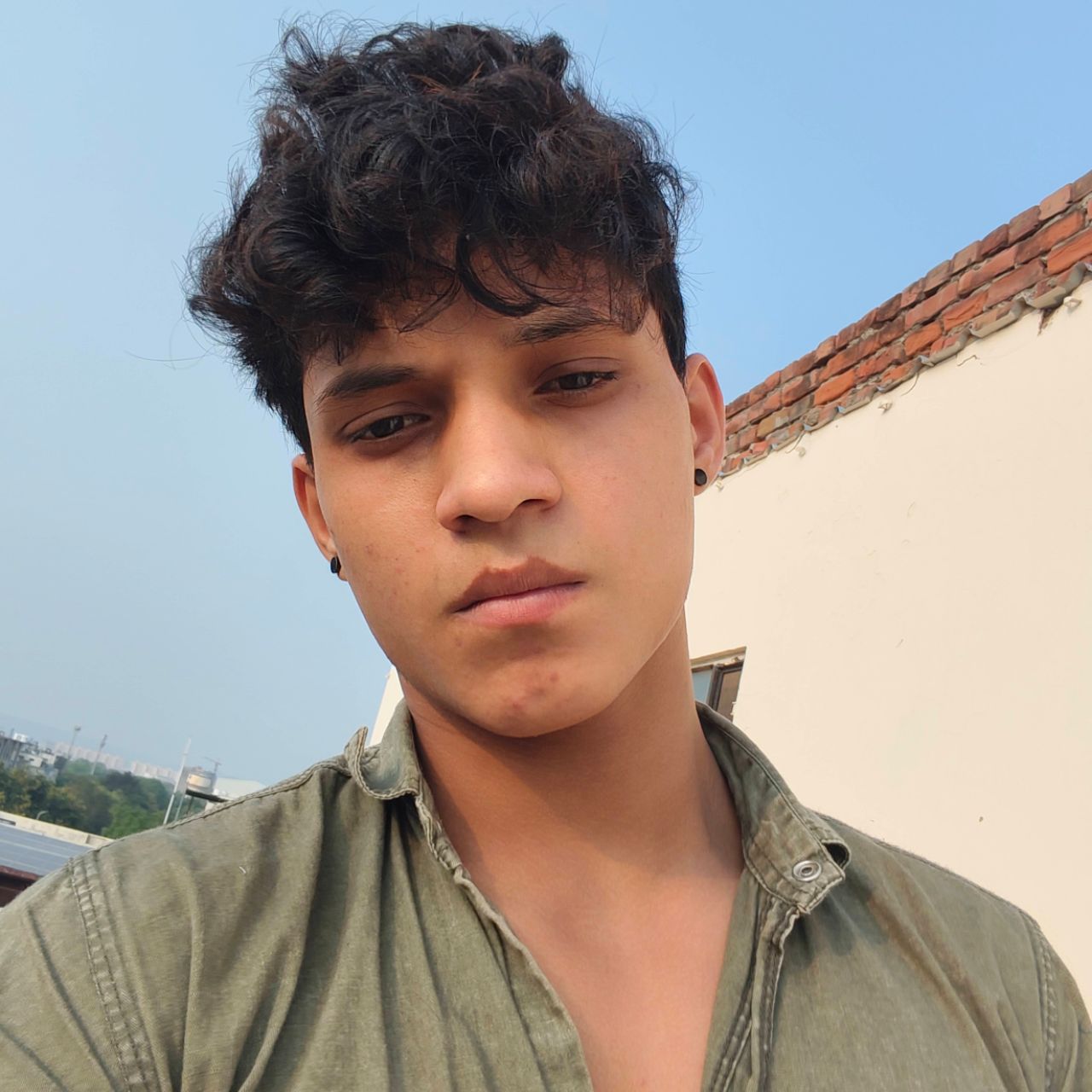ALI ZEHEN on Bideo