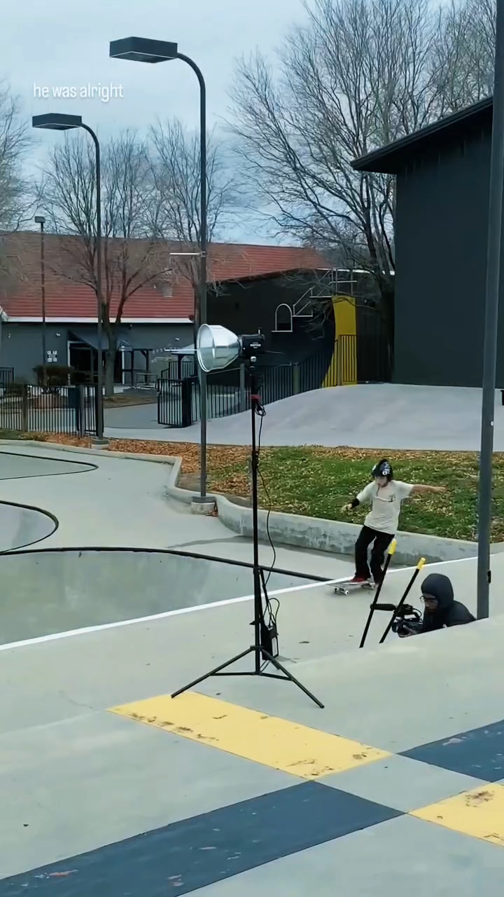Bro Tried to Make It Look Easy… The Fail Said Otherwise! 😂
#Shorts #FunnyFails #EpicFail #Fail