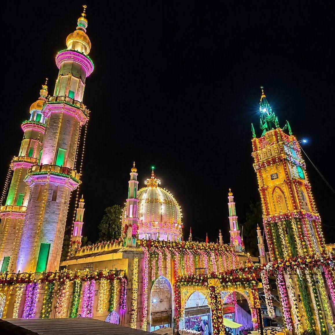 MIRA DATAR DARGAH SHARIF on Bideo