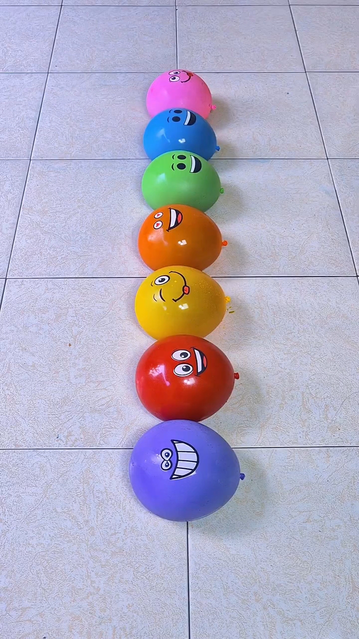 Red Green Blue Pink Yellow amazing balloon video #Short #Shortsfeed #viralvideo