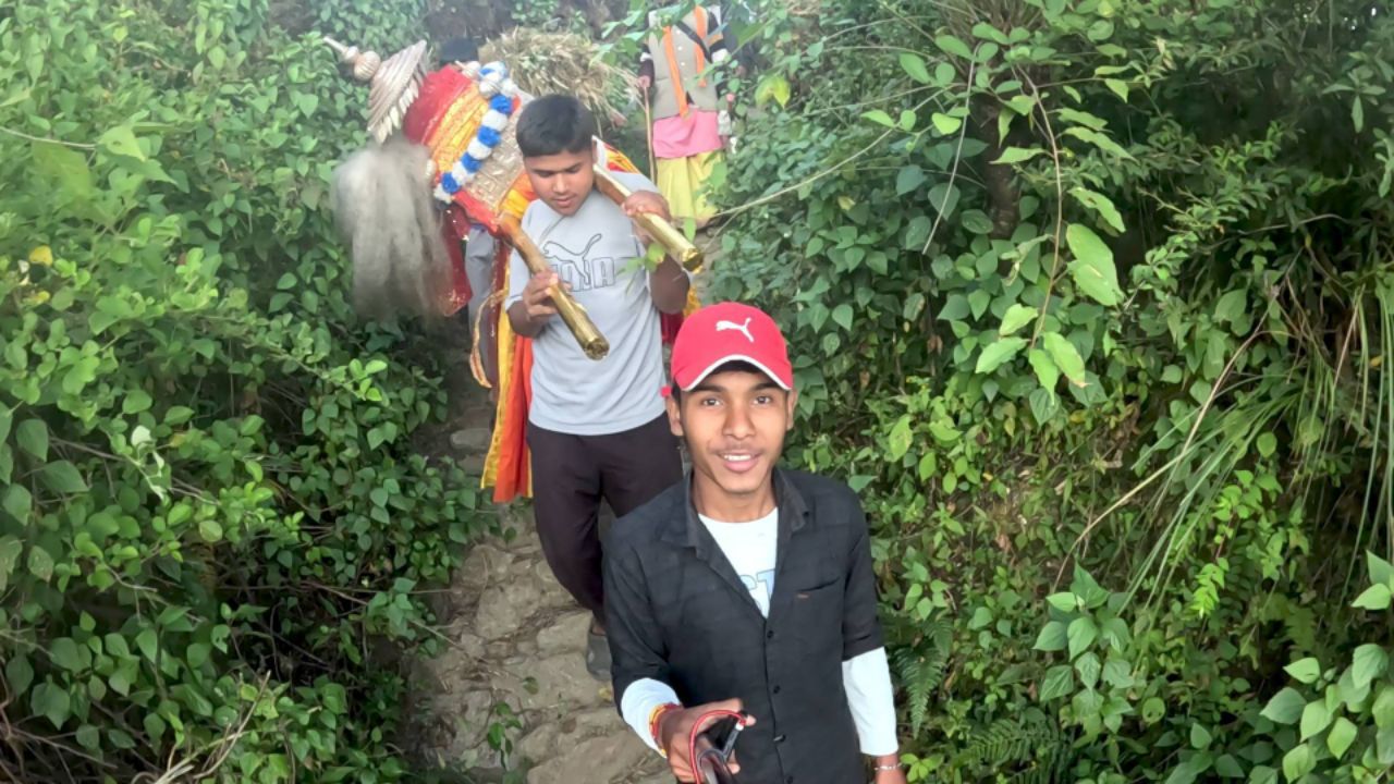 Hamre uttrakhand men dewta kese aate hen #viral #pahadivlog