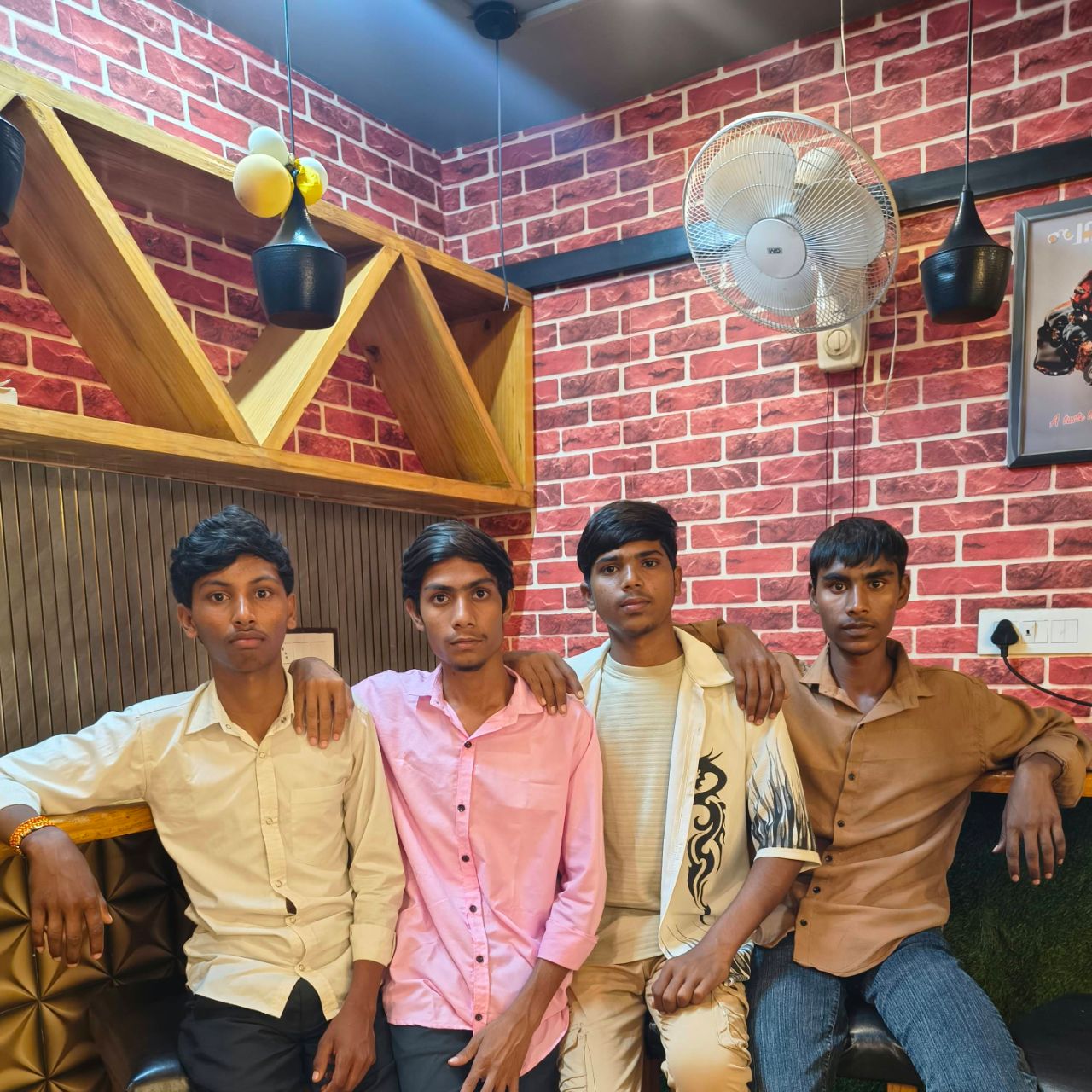 Comedian Boys on Bideo
