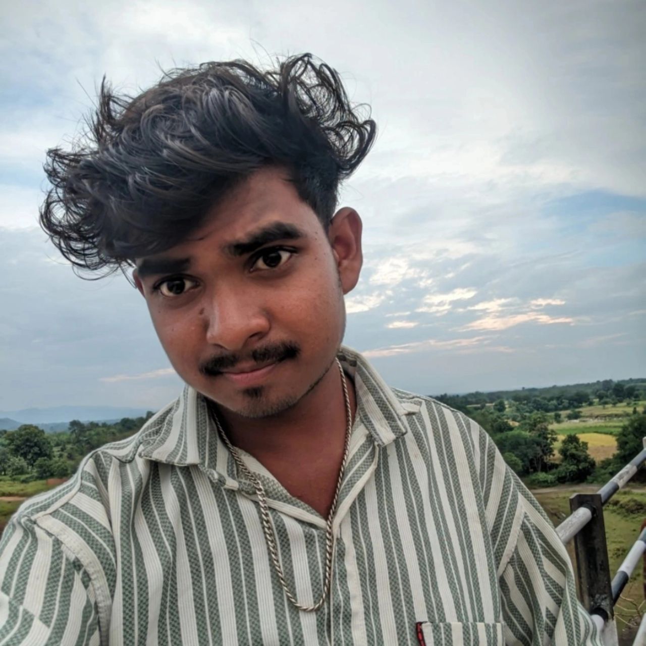 RAHUUU TONE Vlog on Bideo