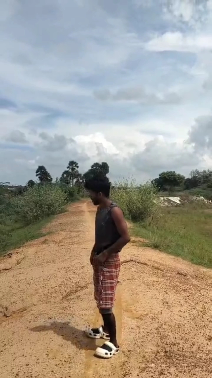 তুই ভাবছিস কি 😡 @rofik_assam_vlogger 
.
.
.
#rofikassamvlogger #funny #funnyvideos #comedyreels #tr