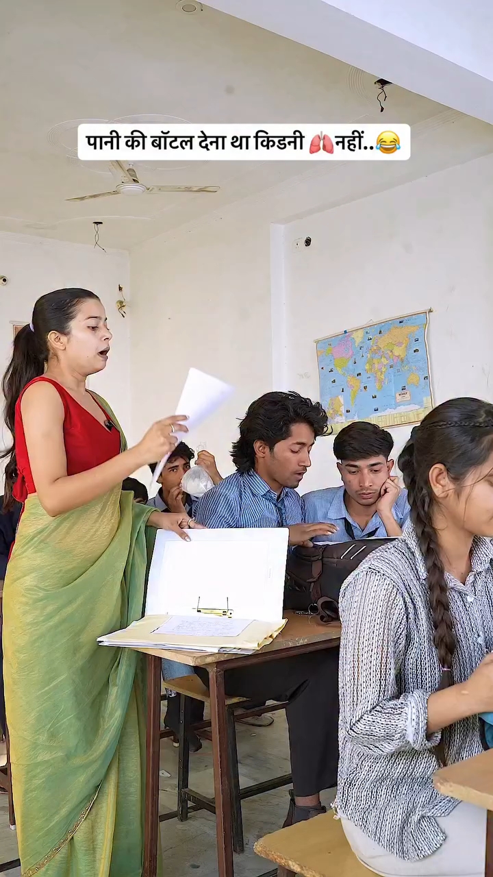 Pani ki botal dena tha kidni nahin#short #viral #tending #comedy