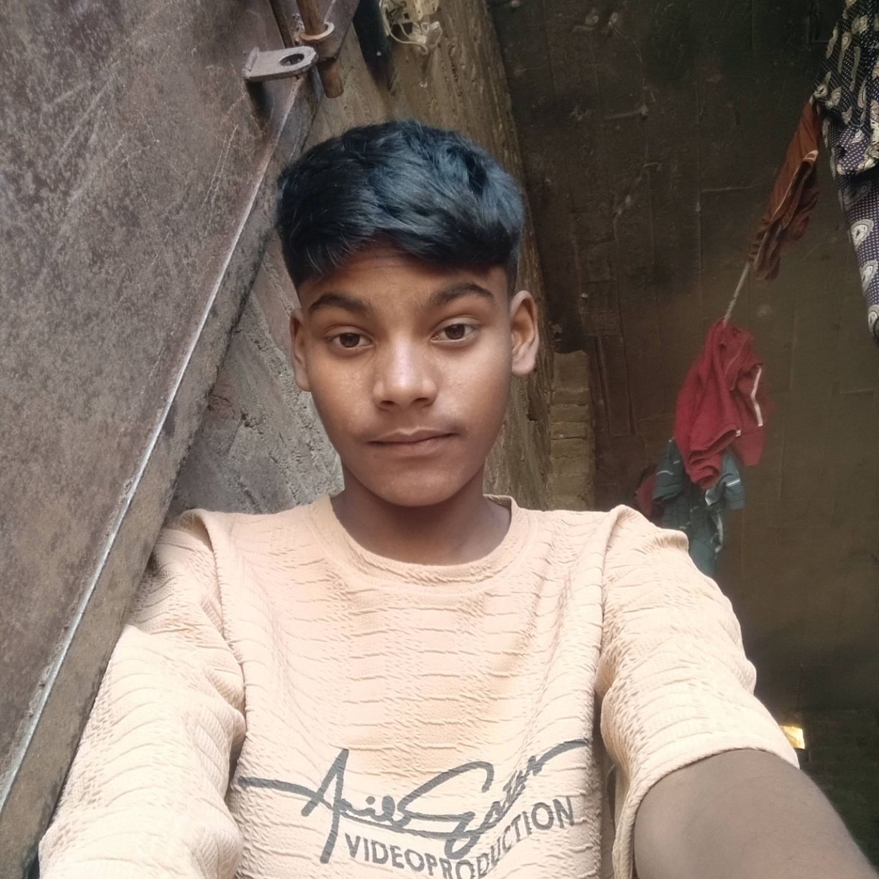 Aawara webvideo on Bideo