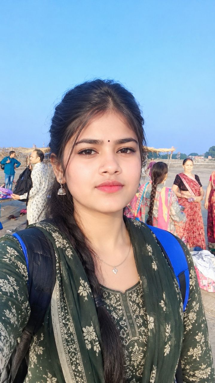 लड़के से लड़की बन गया 😱 पहचान पाओ तो मानें! 😂
और ये भी अच्छे रहेंगे:
😍 मेरा नया रूप देखकर सब हैर