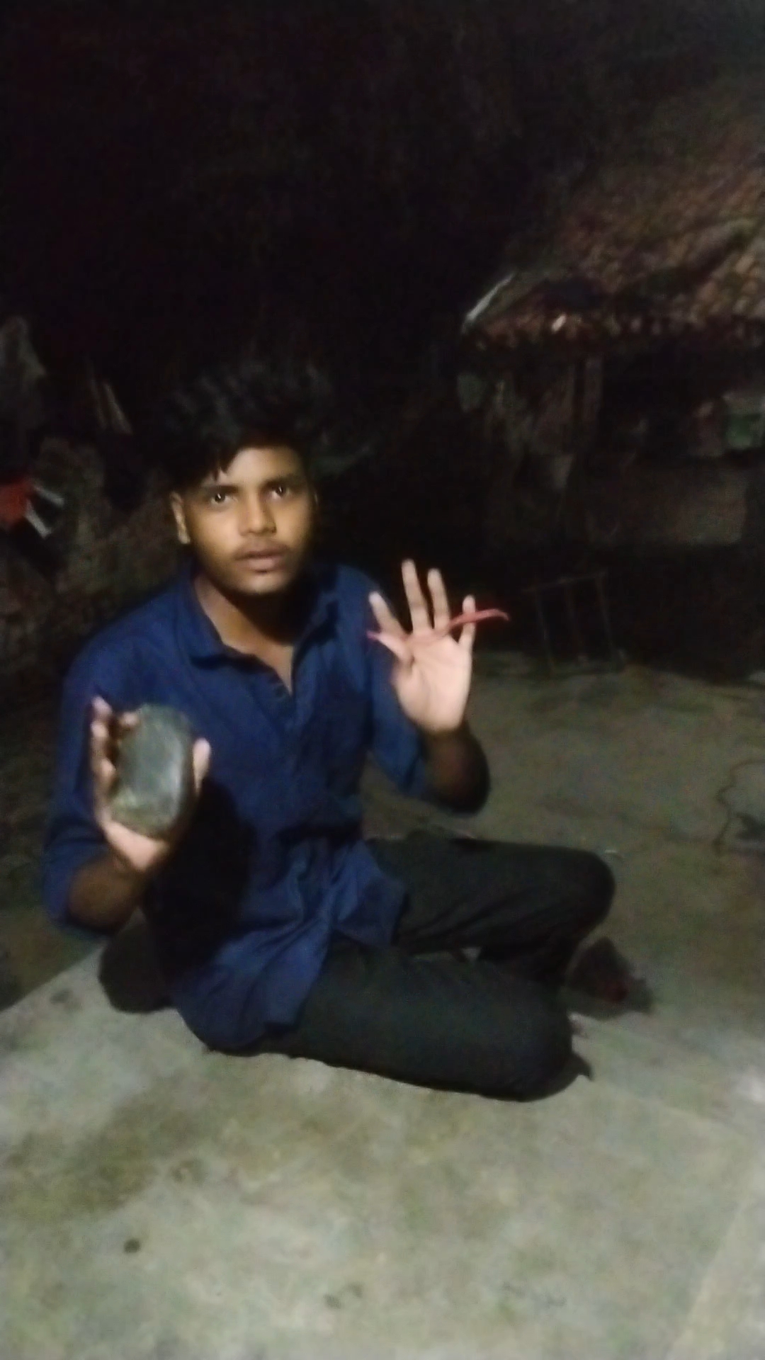 दिवाली धमाका: गाँव में फोड़े सबसे बड़े पटाखे! 💣💥
पटाखों की गूँज और मज़ेदार रात | दिवाली सेलिब्रेशन