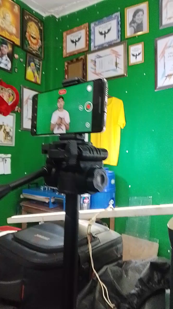 #bhai video bana raha hai 🥹 #follow kr lo
