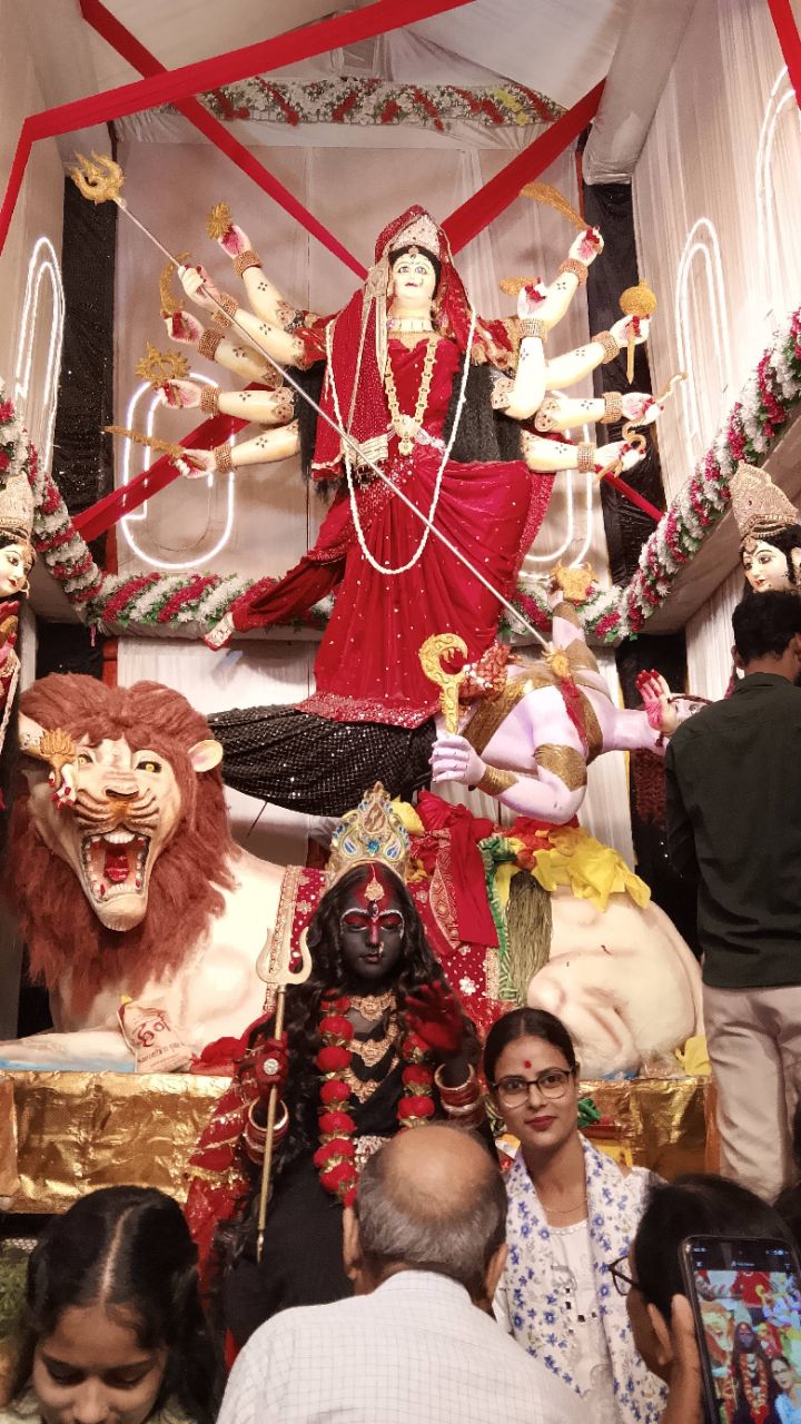 🔱 माँ दुर्गा का आशीर्वाद हो, तो हर मुश्किल आसान है ❤️🚩 जय माता दी 🙏✨

#जयमातादी #माँदुर्गा #
