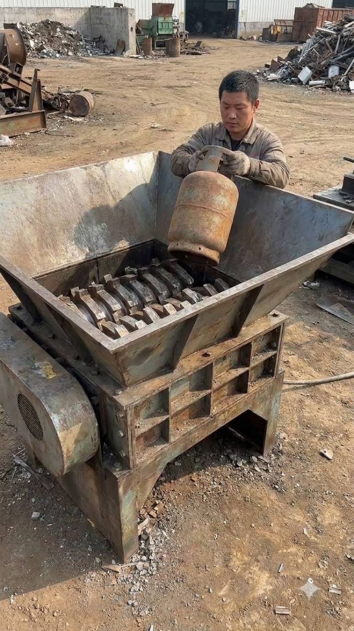 This Industrial Shredder Can't Crush the Steel Cylinder! 😱🔥 #Shorts #Shredder