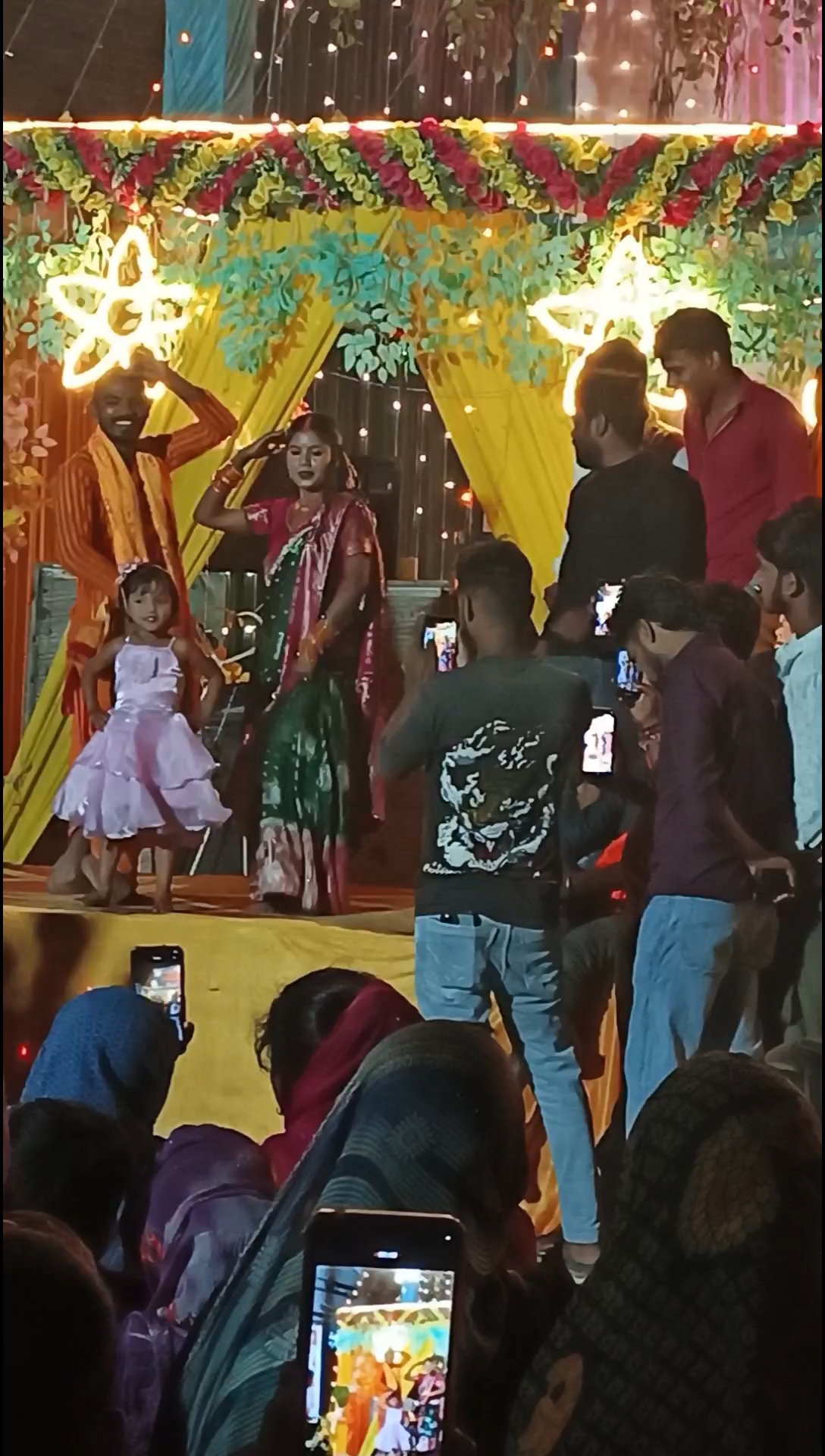 🥥 Nariyal Chunri Le Aaya Raja Ji ❤️👑 #Shorts #ViralShorts