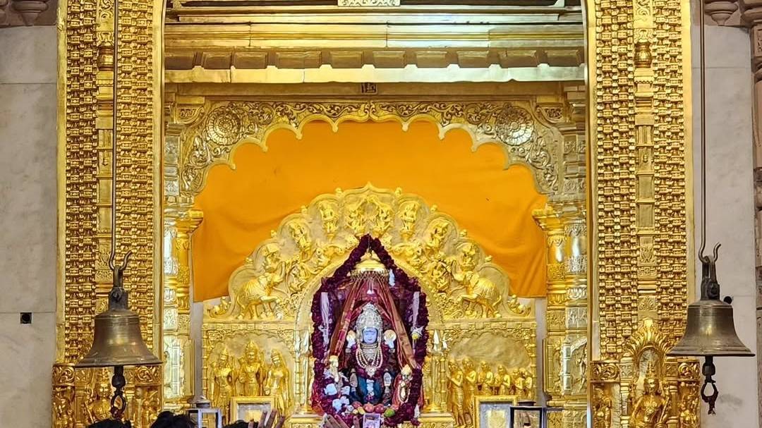 વરદાયિની માતાજીનાં દર્શન માટે ભક્તોની ભીડ
પલ્લીની રાહમાં રૂપાલમાં એકઠા થયા શ્રદ્ધાળુઓ