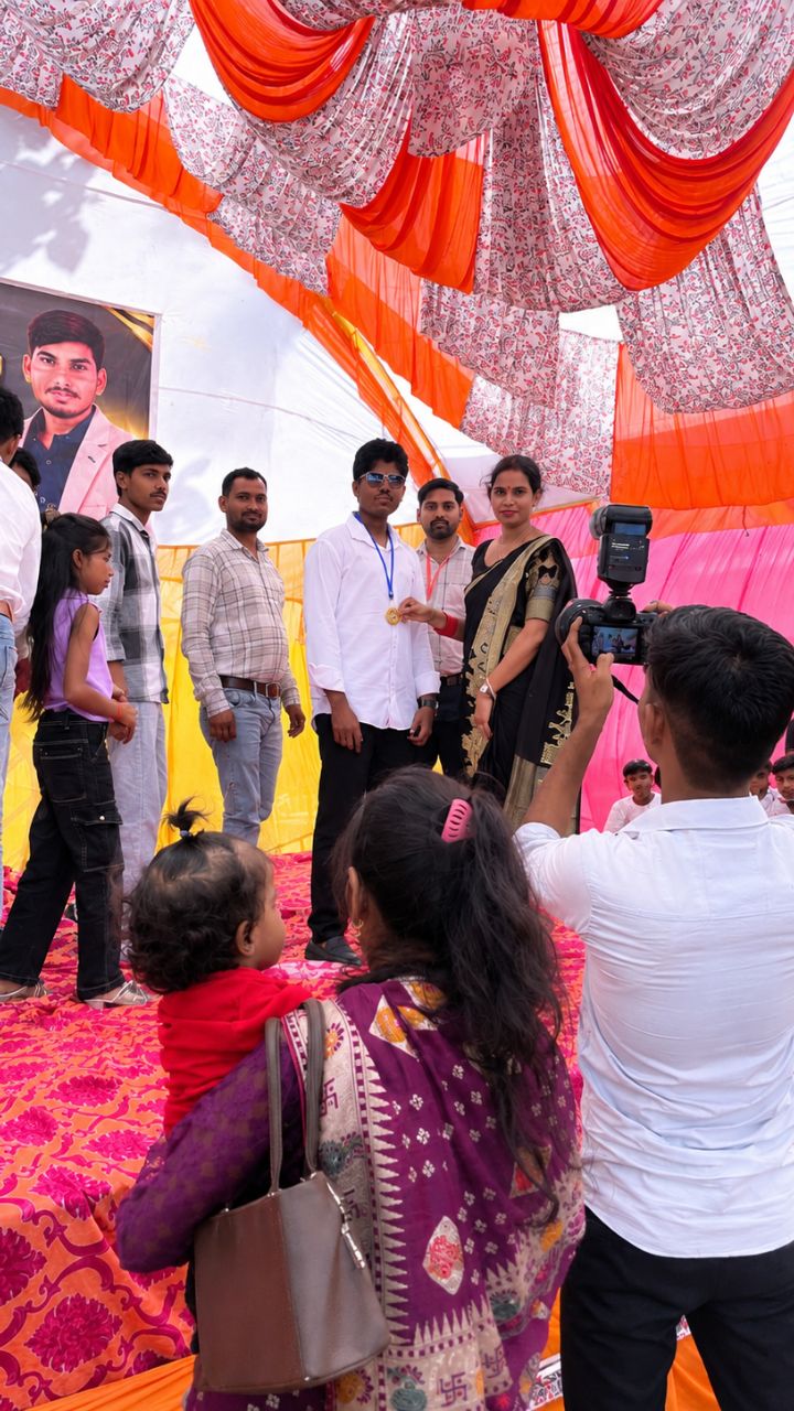 🔥 चारों तरफ है मेरे ही चर्चा, तिरलोकपुर में भी दिखा अपना जलवा! 😎👑
🏆 Creator Samman Samaroh Meetu