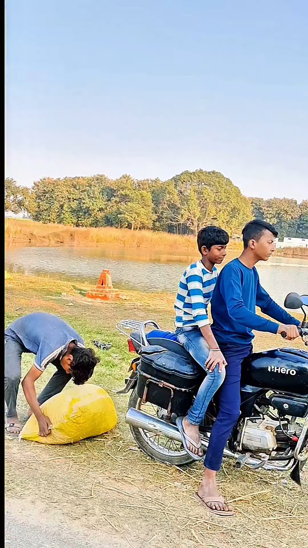 किस्मत साला 🤣🤣 Wait 😂 #mukesharvin #comedy #shorts #treding #bideo