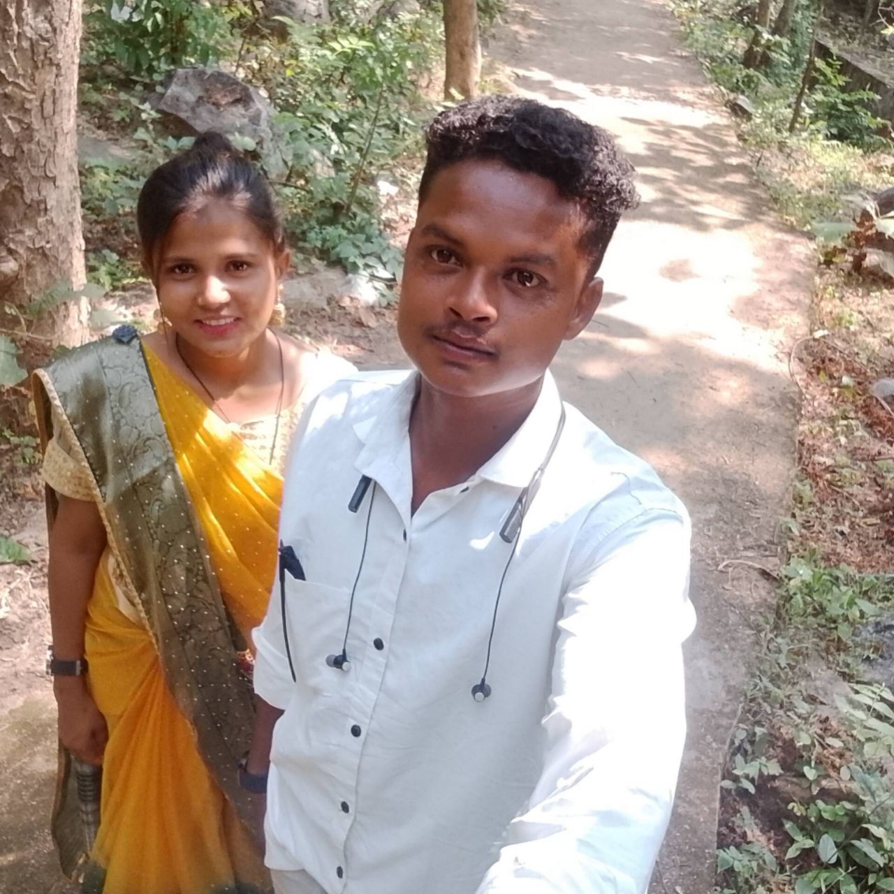 Lachhan Nareti on Bideo