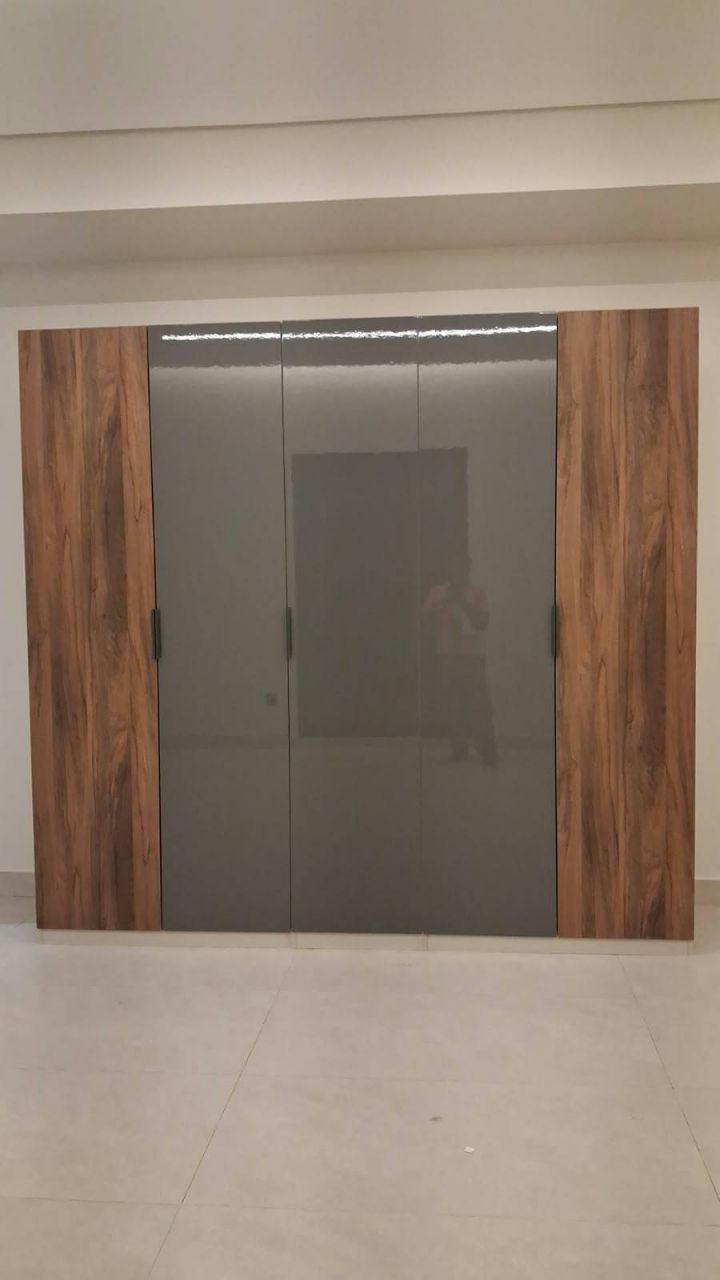 Wardrobe design for bedroom