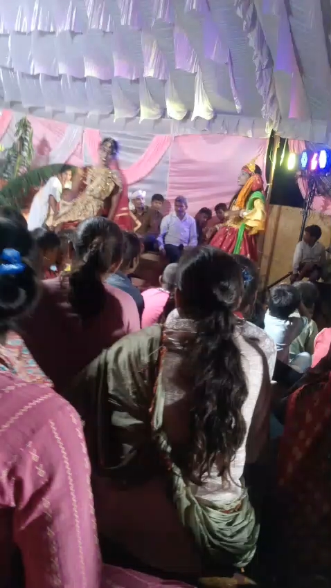 Bol Radha bol dance video jhanki