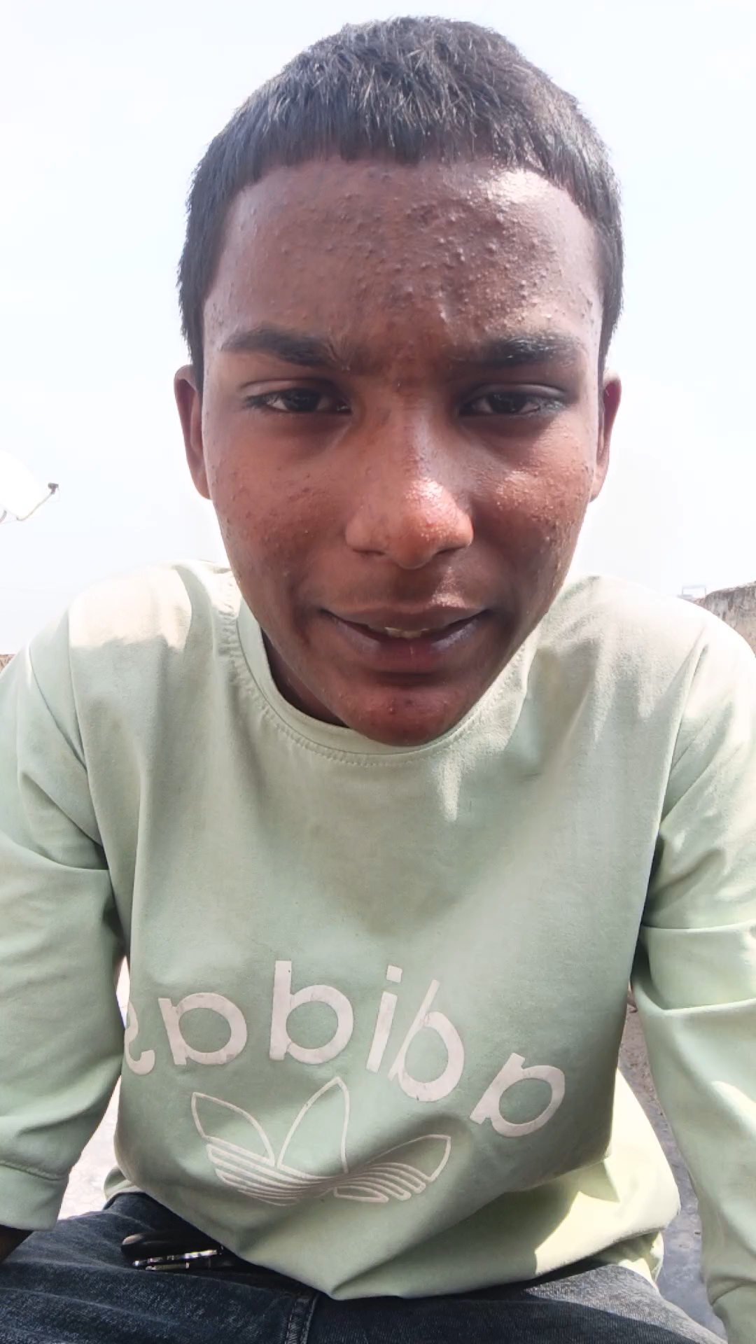 Mujhe contact kare