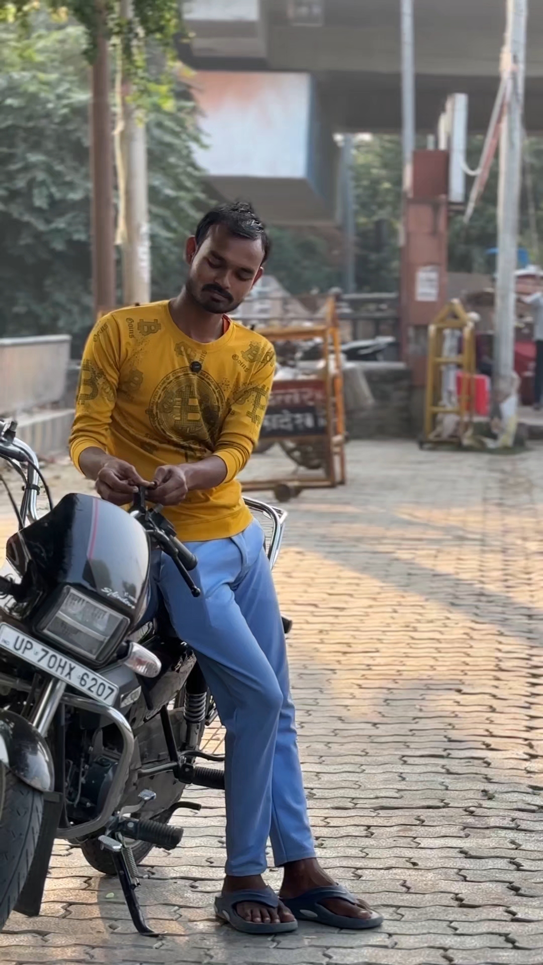 Abhi yahan baithe wahat or wahan, tor Dadi Marge. #reelsviral #trendingviralvideo2026va #instageram