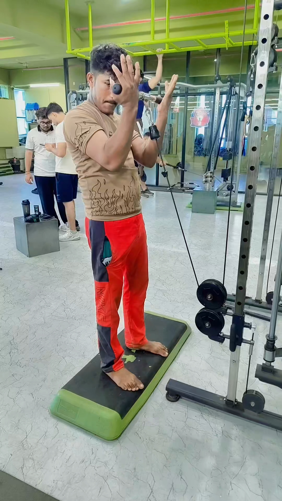 शरीर नहीं, अपना रुतबा बना रहे हैं!
🔥 आज पसीना बह💪