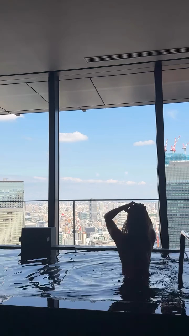 Japan knows how to make luxury look effortless 🇯🇵✨🌃#Japan #TokyoVibes #LuxuryLifestyle #TravelTok