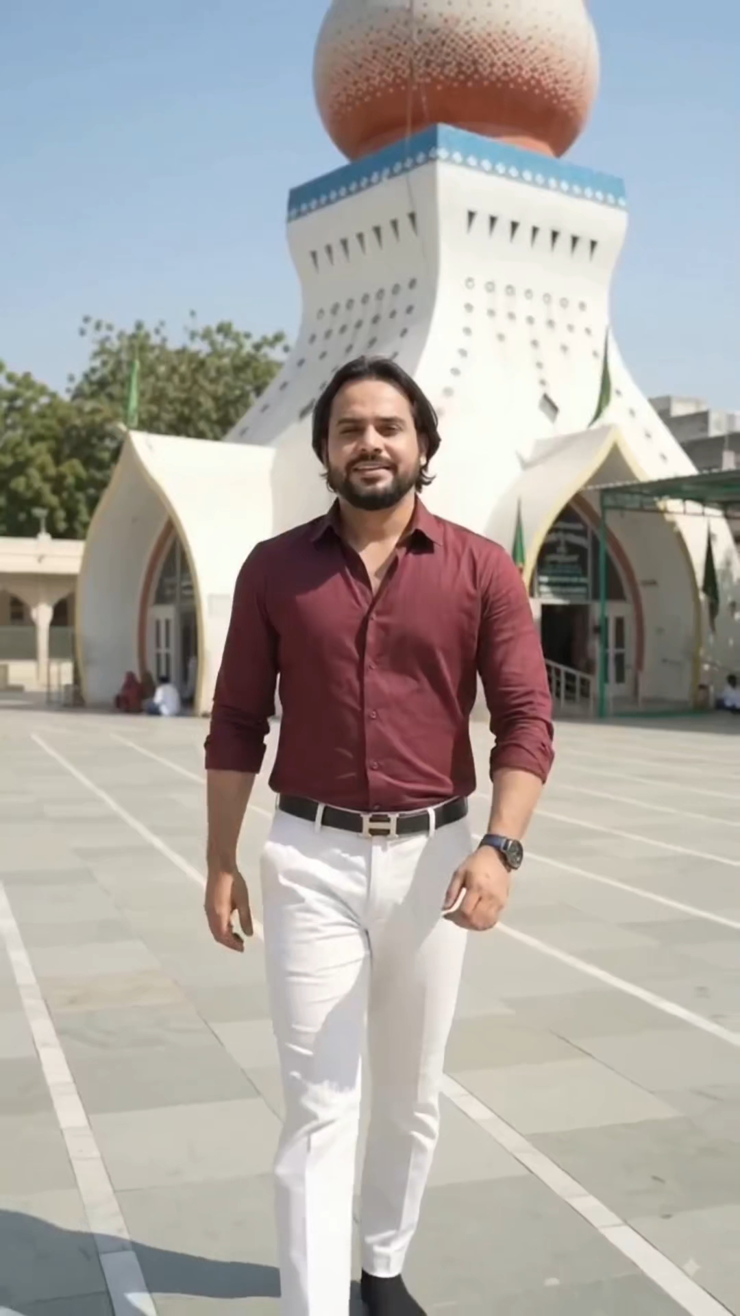 या अल्लाह! हर परेशान इंसान की परेशानी दूर फरमा और हर घर में खुशियाँ अता फरमा। आमीन।