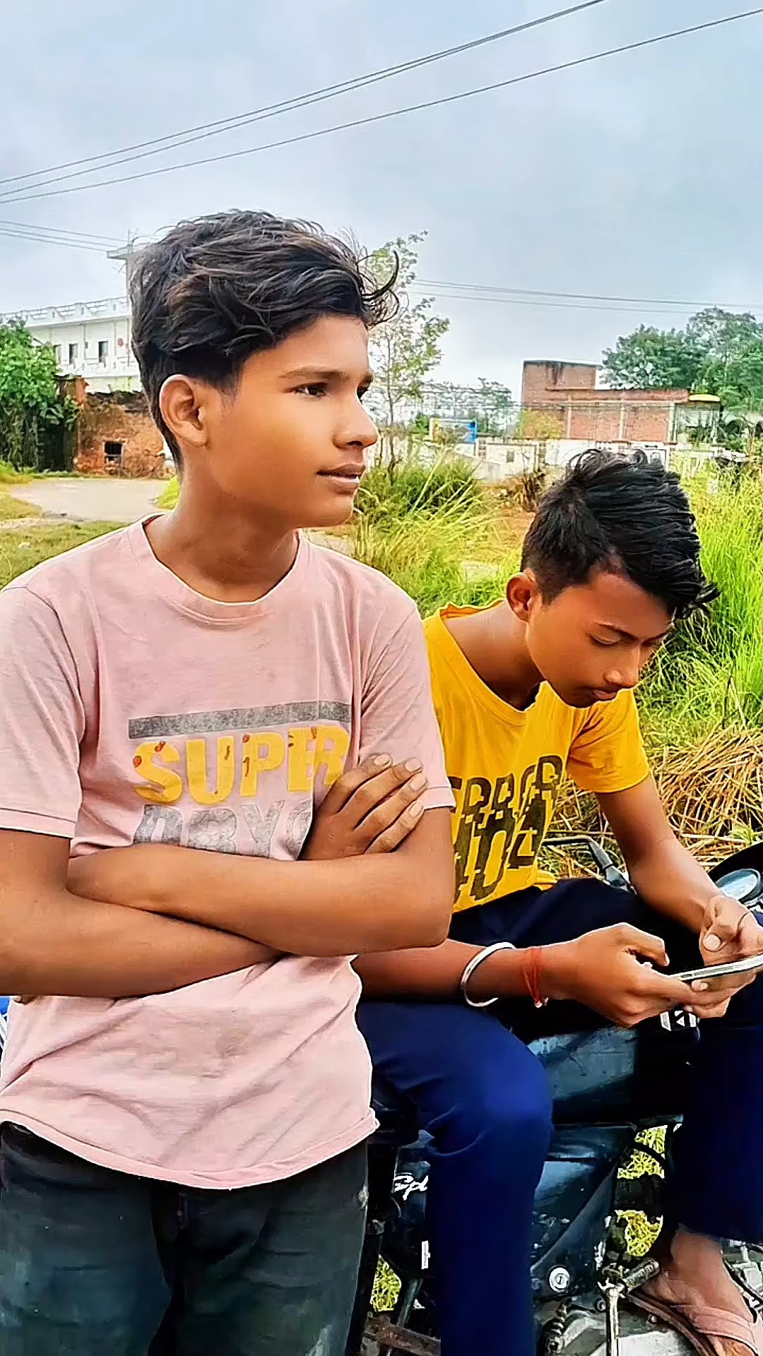 तू मेरा Dost है इसे बुरा😂🤣 #mukesharvin
#comedy #trending

#viralshort
#bideo