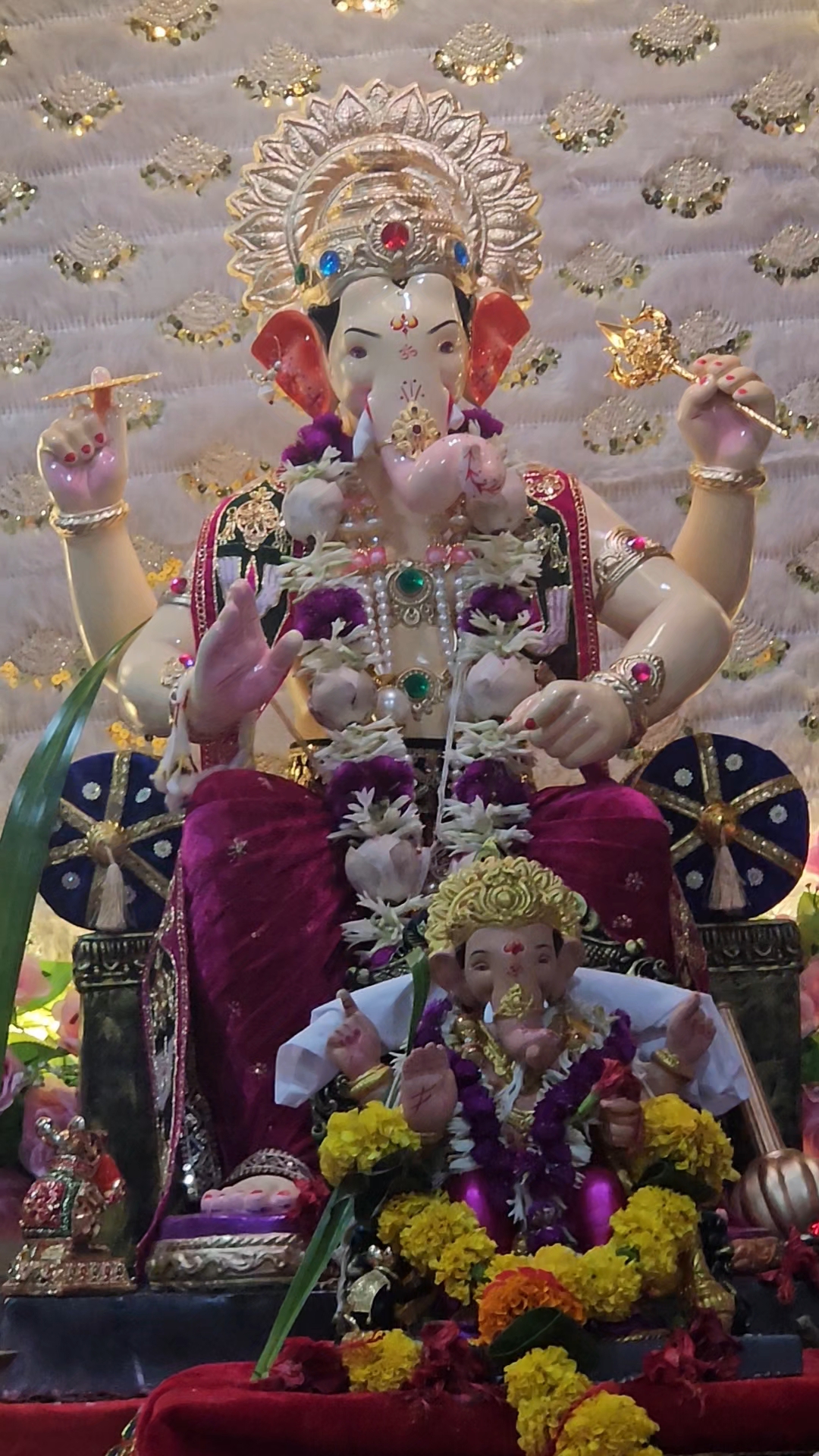 Aaj gelo ganpti paya padyla