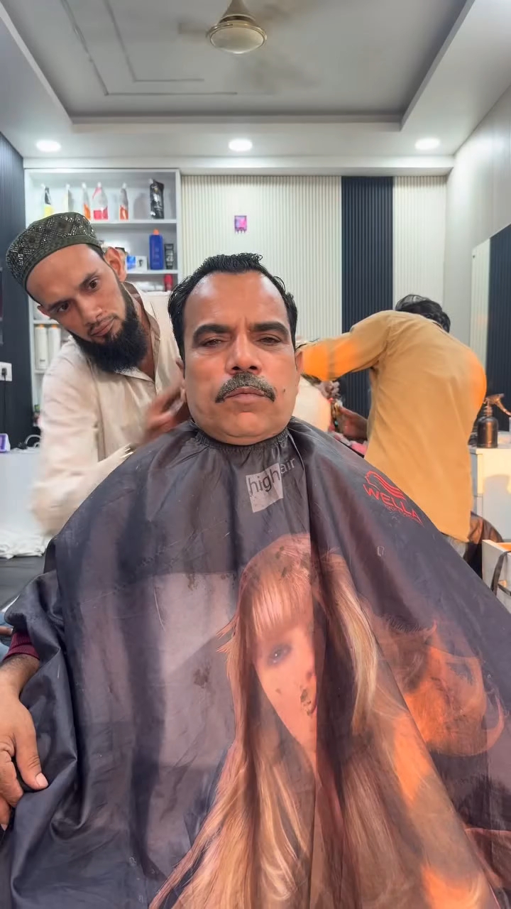 #kaisa banda hai#viral reel😍🤩🥰