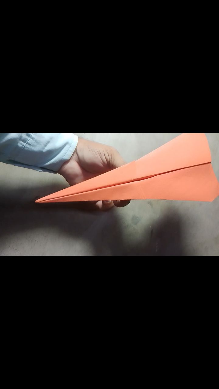 PAPER FLAYING JETE