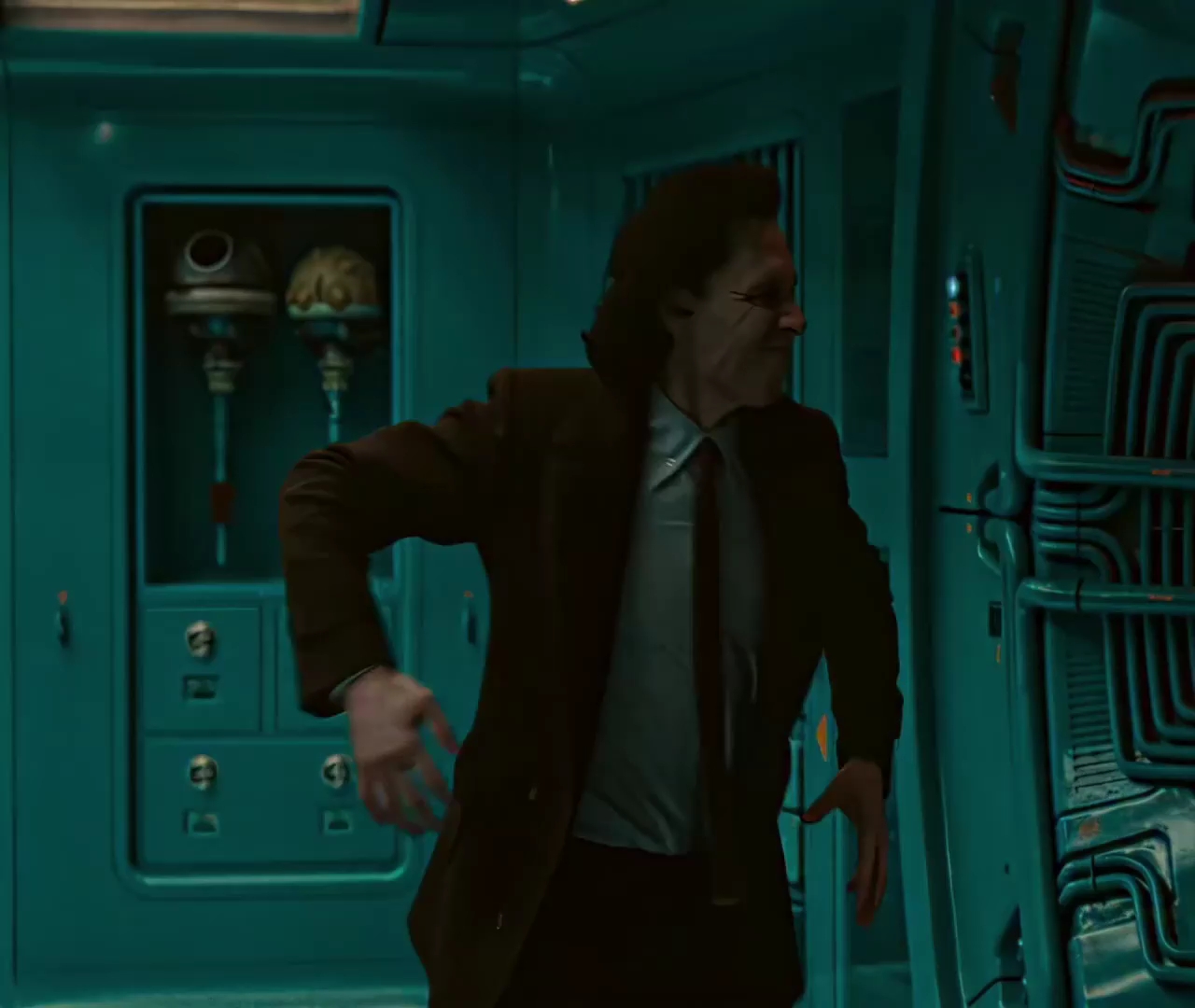 💙 THE TESSERACT: THE COSMIC CUBE THAT CHANGED THE MARVEL UNIVERSE! 🔥🌌