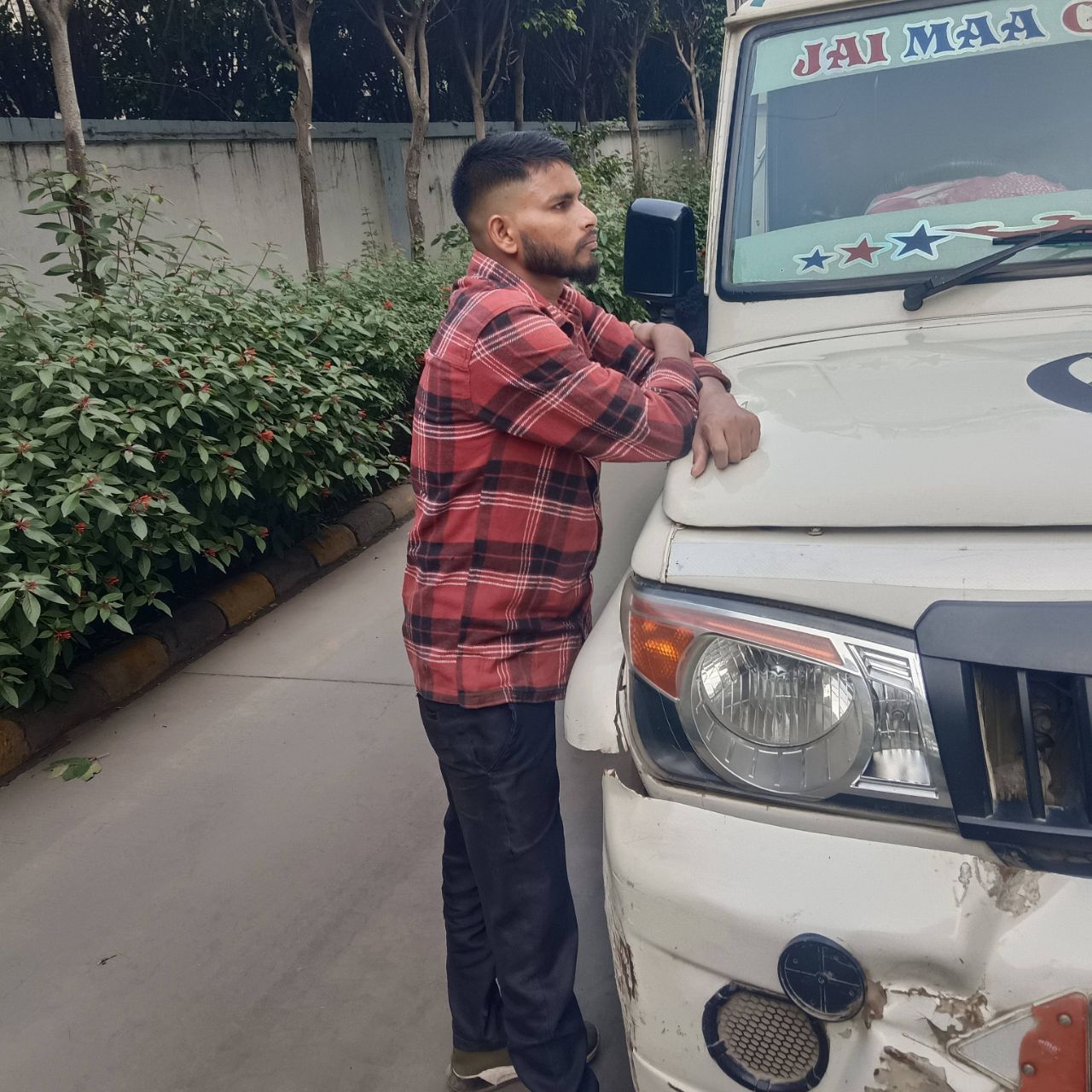 Husain Ali on Bideo