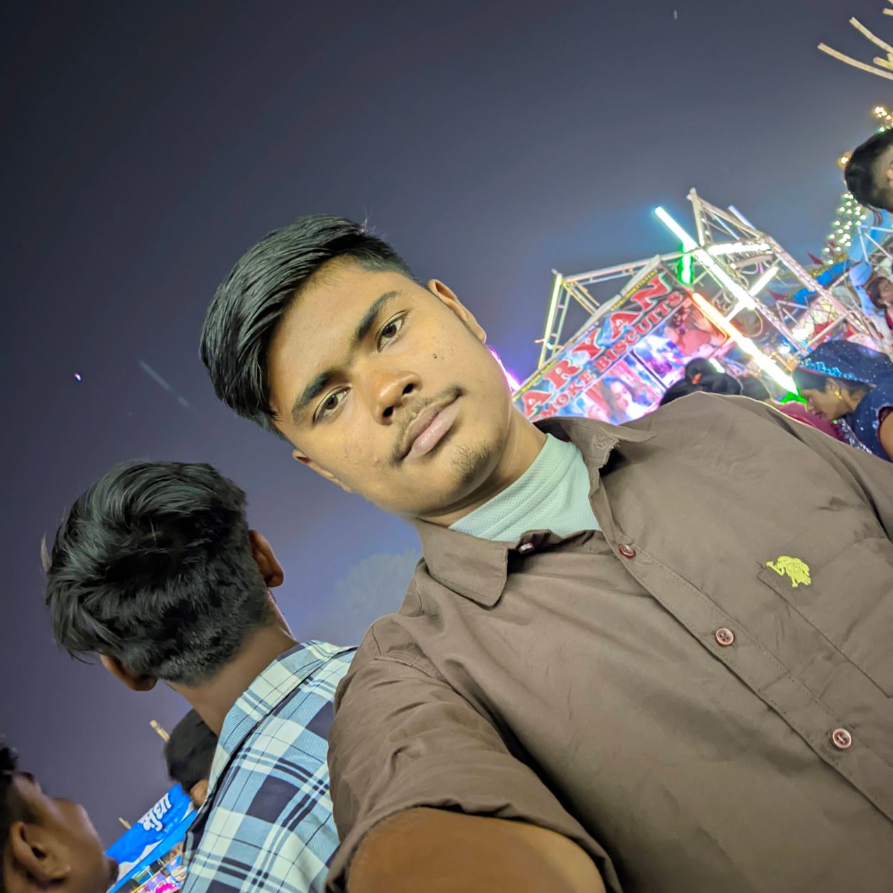 Official aakash on Bideo