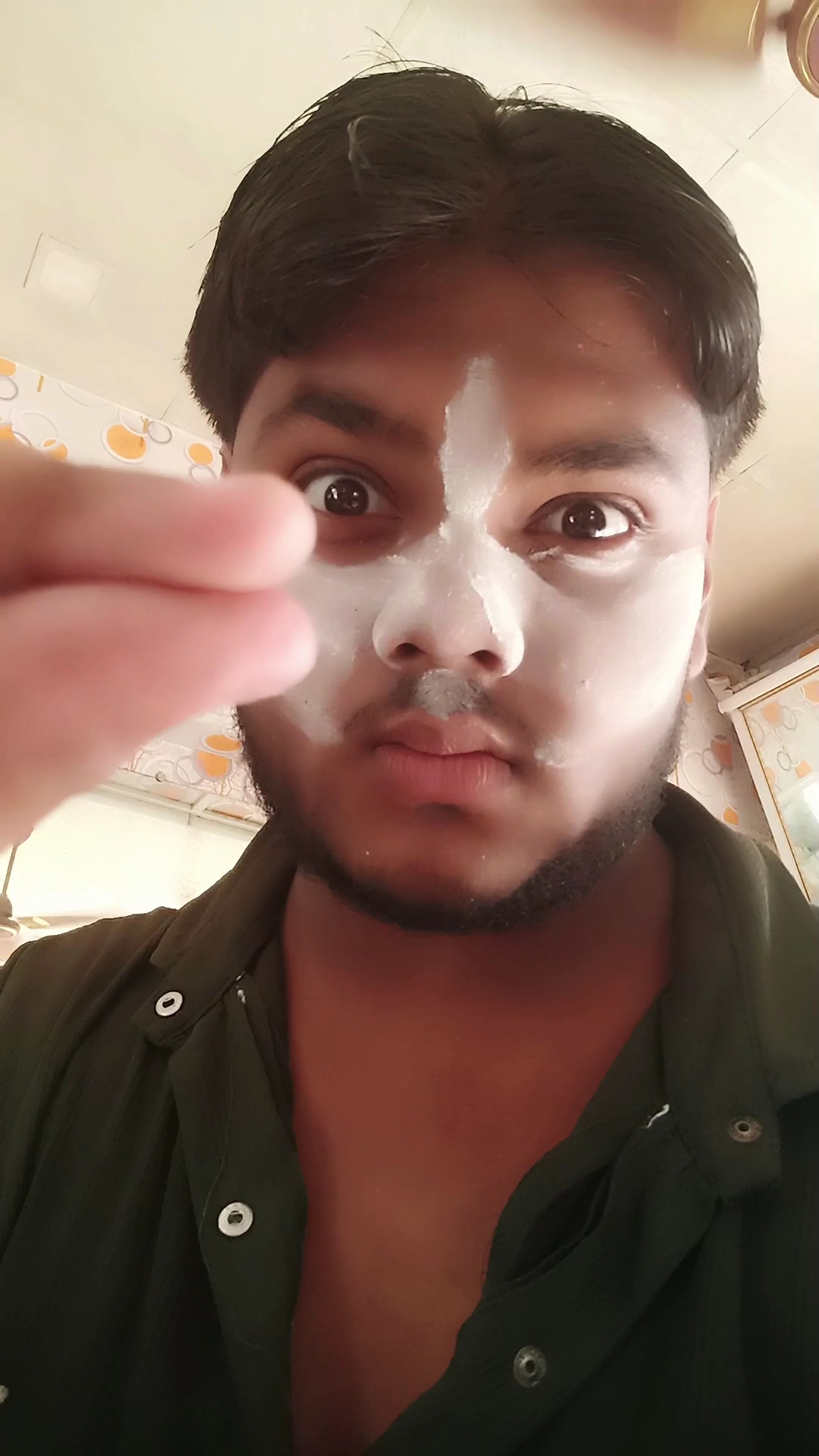When You're Trying To Look Cool... Phir Ye Ho Gaya 😂
#FunnyShorts #ComedyShorts #DesiComedy #ViralC