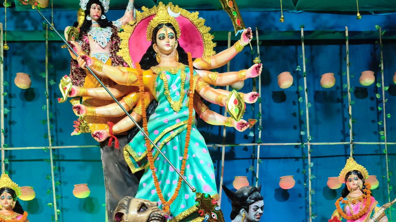 Durga Puja video viral hai