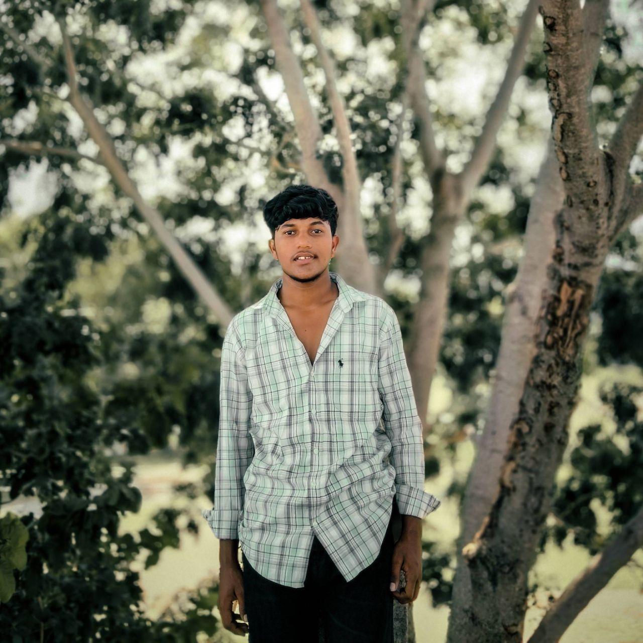Govind vlogger on Bideo