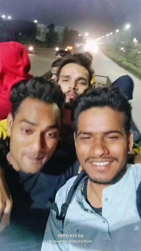 Trip with friends 💛❤️