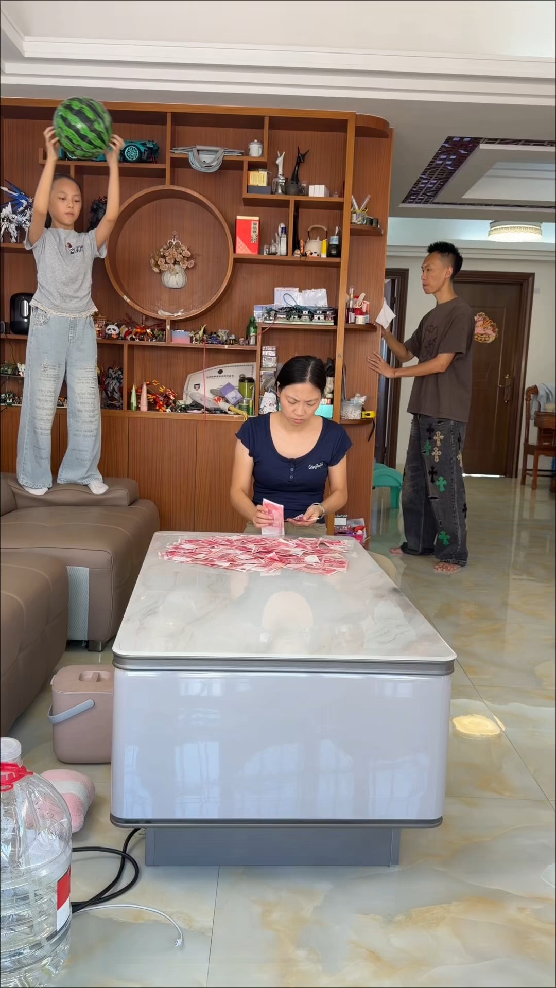 Never Take Your Eyes Off Your Money! 🤣