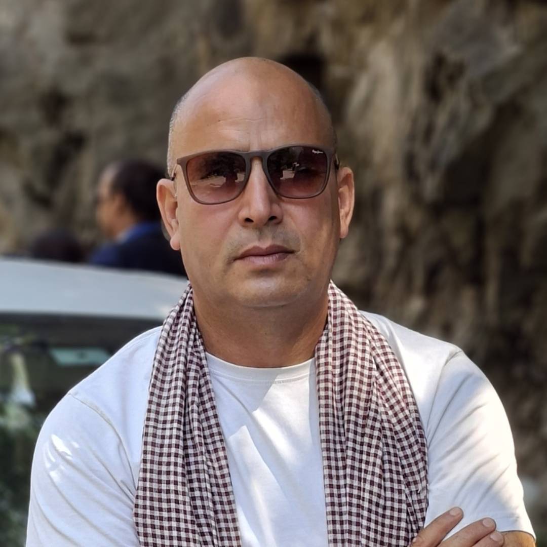 Sujan Singh on Bideo