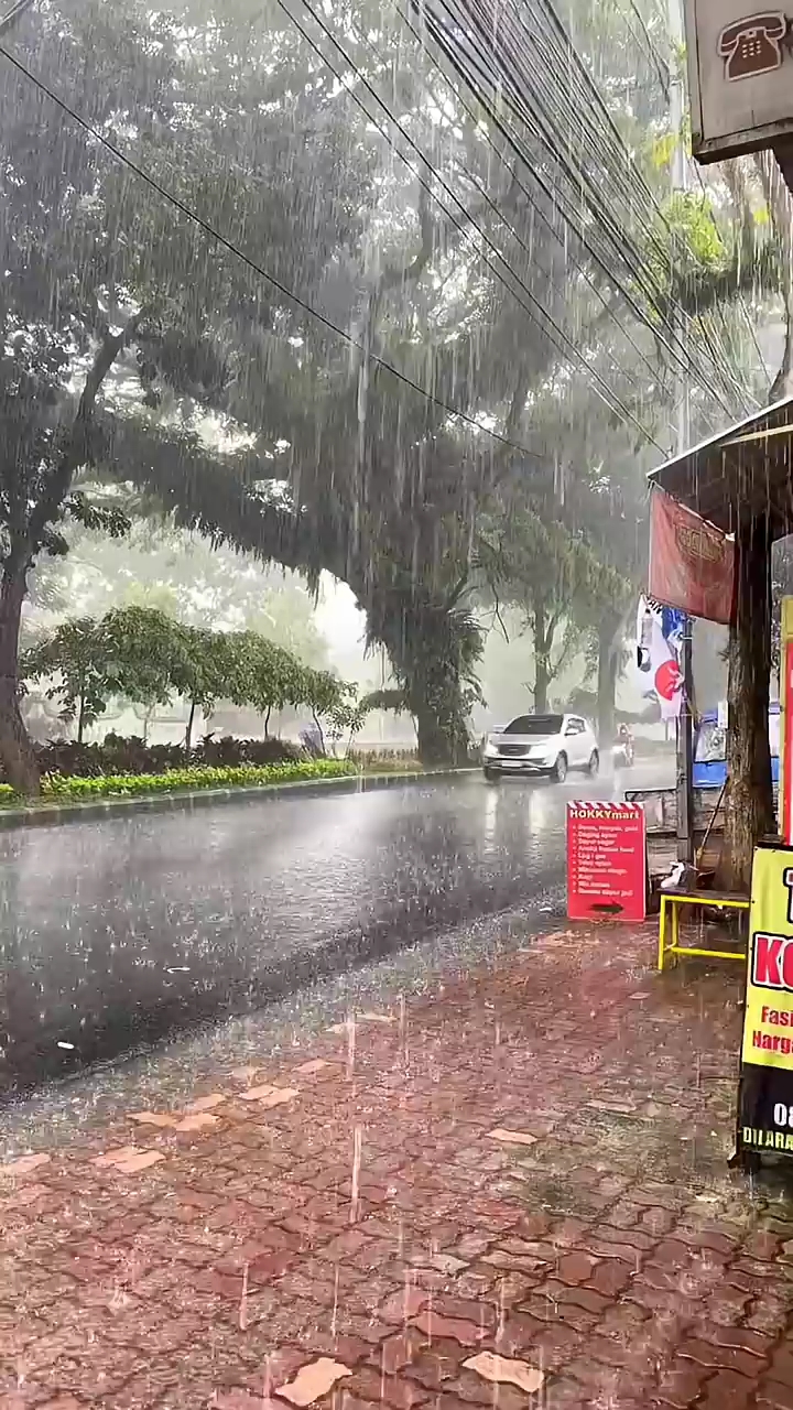 আমার প্রথম ভ্লগ আর সাথেই তুমুল বৃষ্টি! 🌧️❤️  #Shorts #RainyDay #TrendingVlog