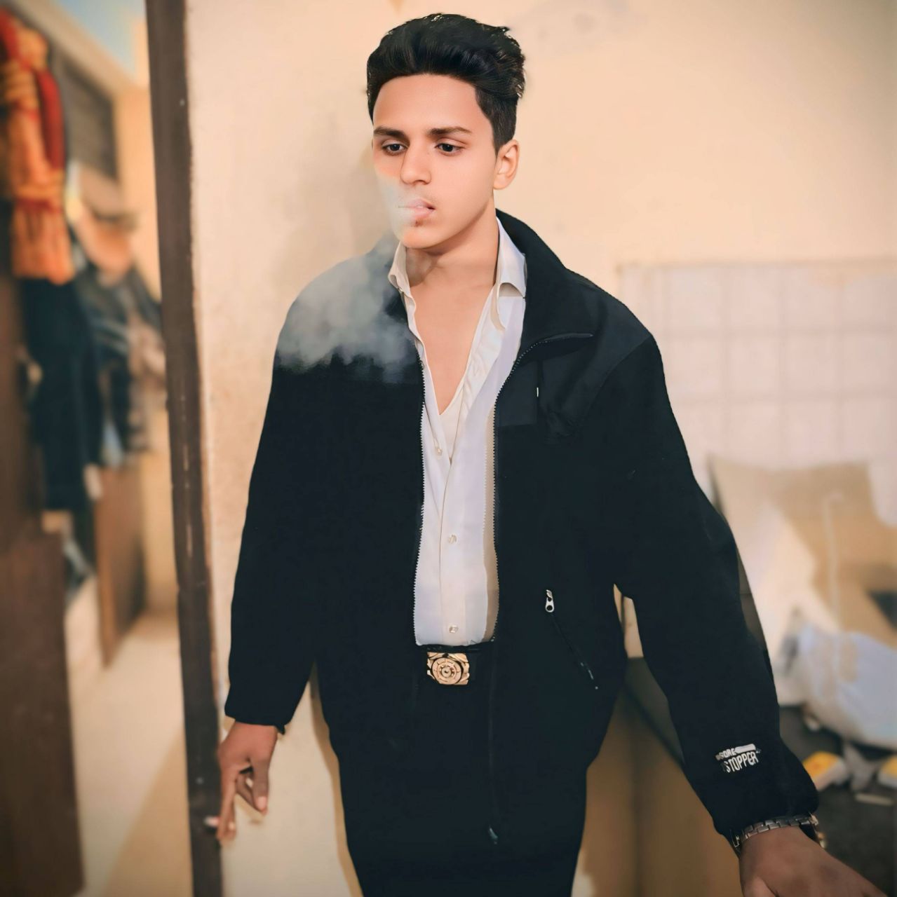Sahroj Khan on Bideo