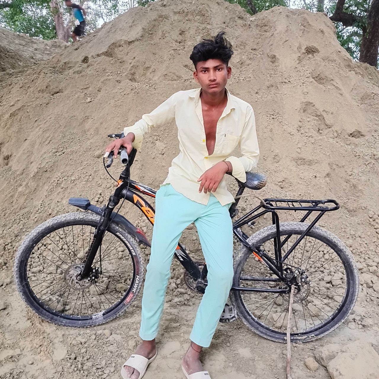 Dilip rider001 on Bideo