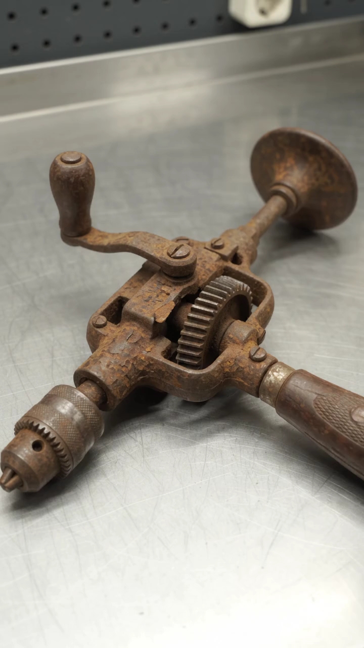 Years of rust… one satisfying transformation! 🔧✨
Watch this rusty hand drill come back to life! 🤯