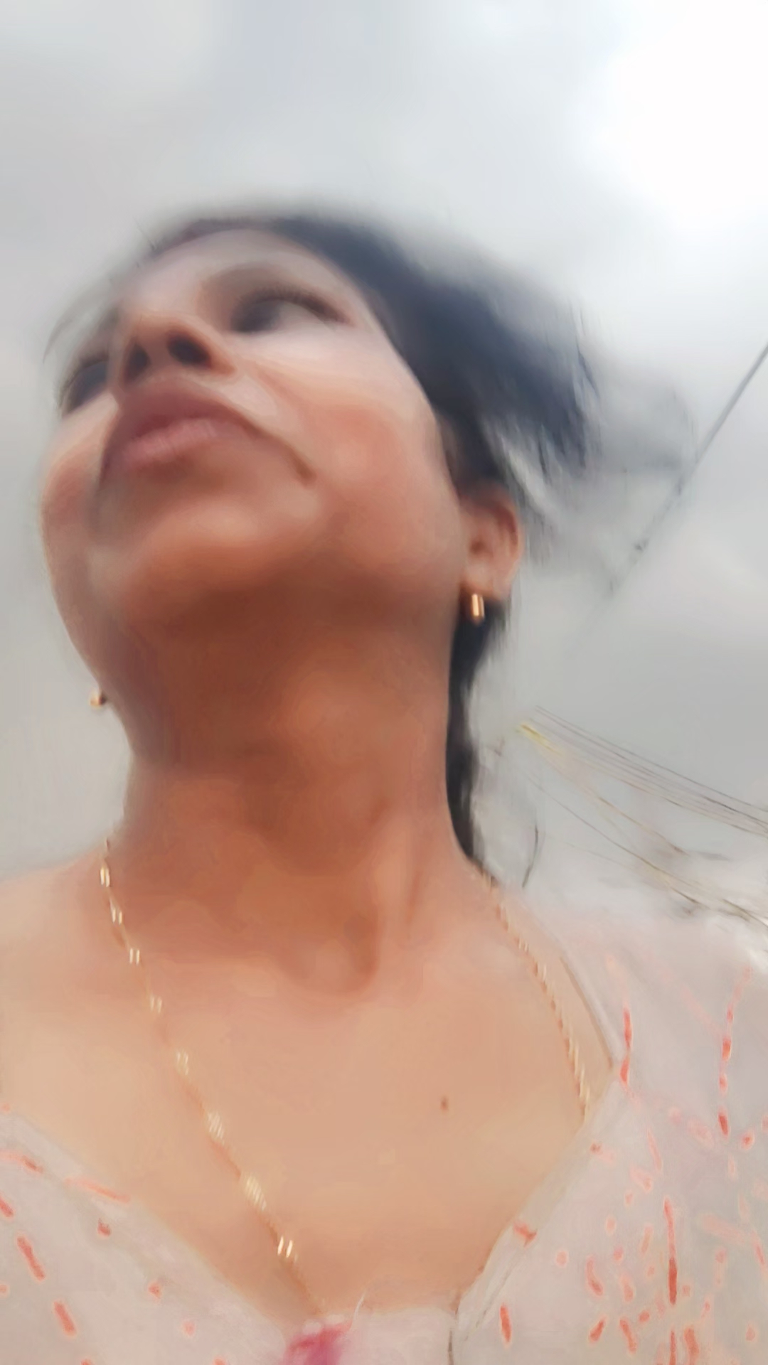 Hamare yahan to bahut jor se tufan I aapke yahan ka Mausam kaise hai comment mein Jarur bataen