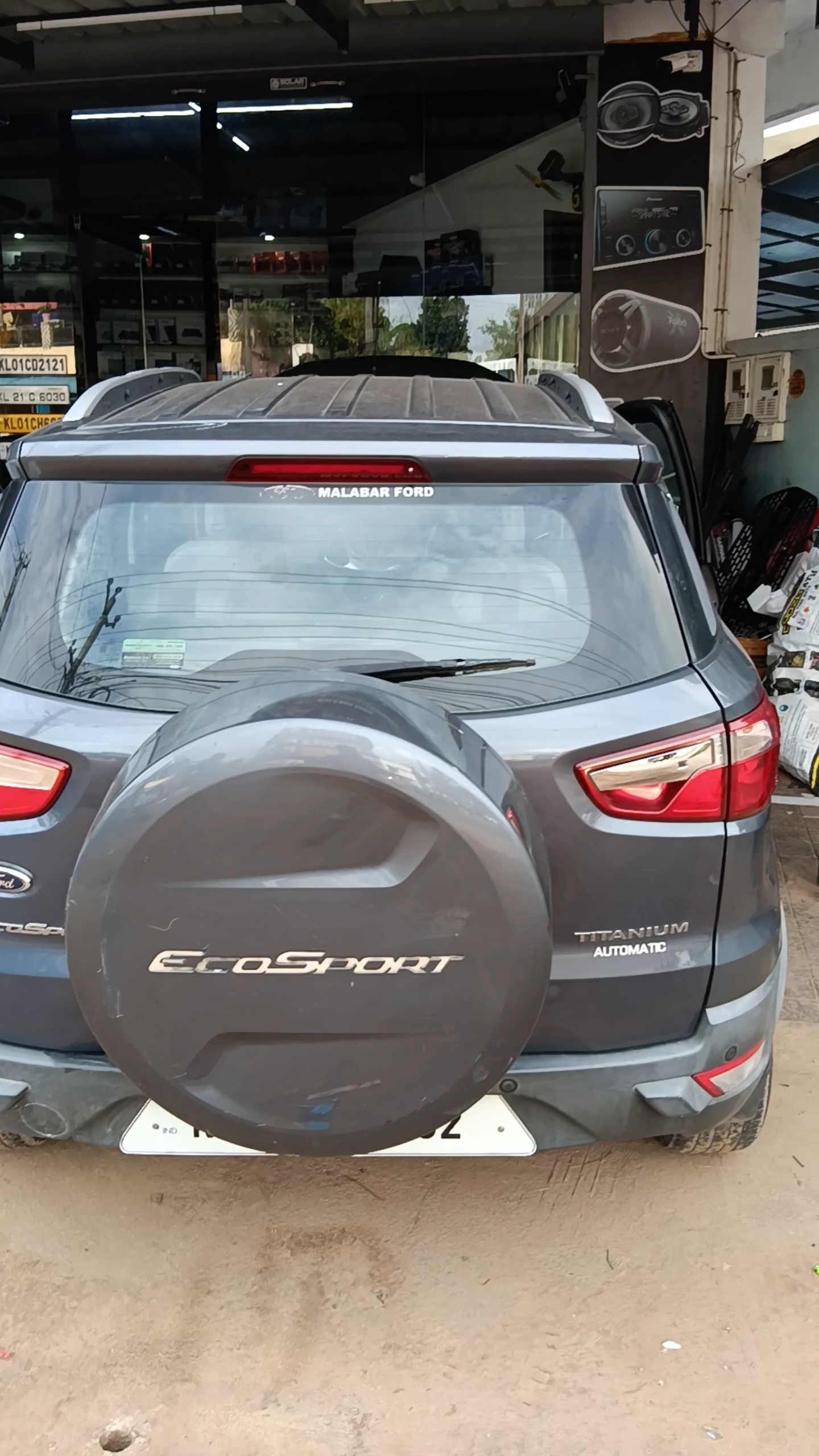 Ford Eco Sports bumper remove and front bumper grill change spoty log glossy black grill change