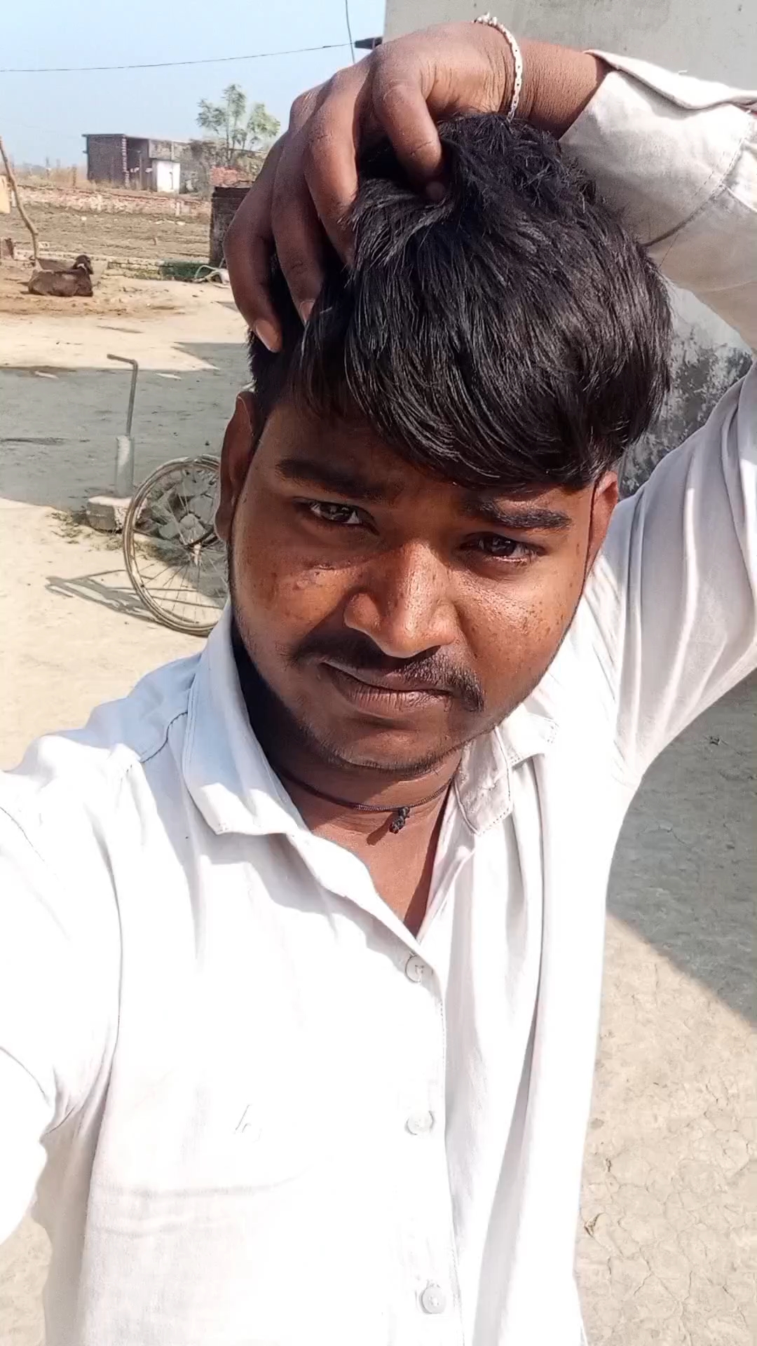 Bijli vibhag me ja rahe hai bil jama karne