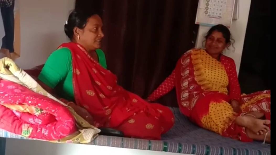 2 mahilaon ki nok-jhok wala comedy  behtreen tareeke se samajhya gya h